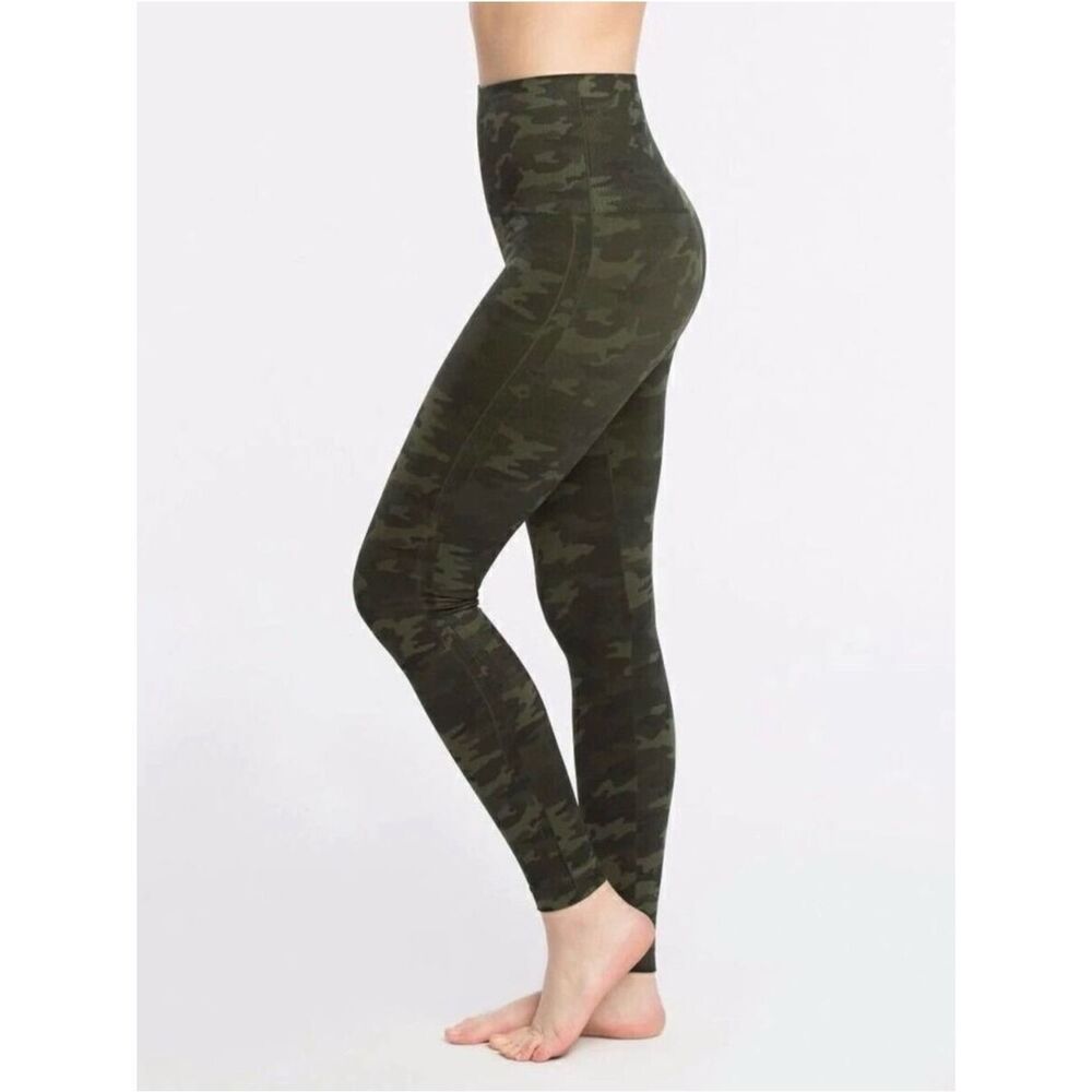 Spanx‎ Look At Me Now Seamless Camouflage Leggings